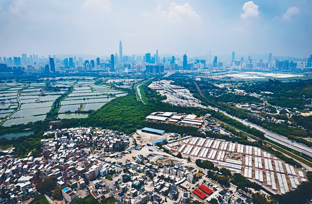 北部都會區是香港發展新引擎，據悉政府計劃從行政、法例、制度等方面拆牆鬆綁，提速北都發展。