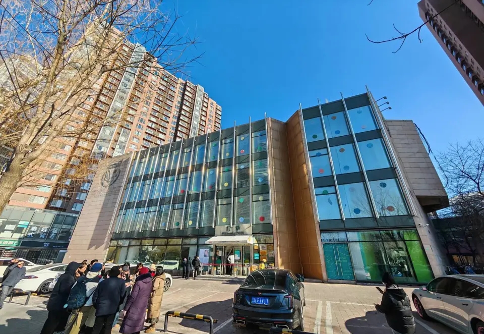 李亚鹏称,医院累计完成1.1万余台唇颚裂手术,超7000名患儿享受全额免费治疗。