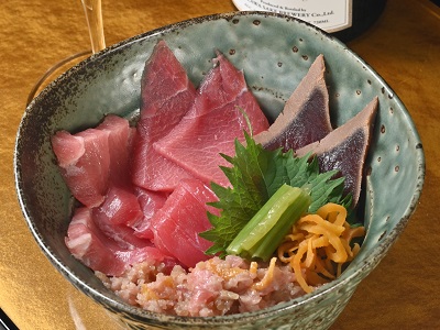 山幸五色丼 $468壽司醋飯上面鋪滿赤身、中拖羅、大拖羅、赤身漬及拖羅蓉，口感豐腴、鮮味無比。