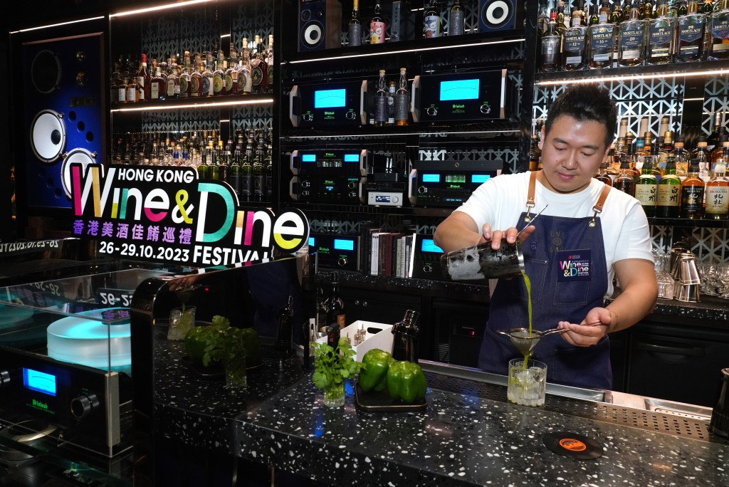 「CNY Bar」推多款經典歌曲命名雞尾酒。旅發局提供