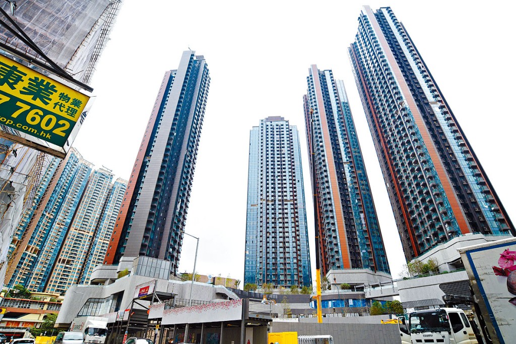 中洲置業旗下沙田火炭星凱．堤岸昨日獲一組買家大手購相鄰兩伙，涉資逾1500萬。