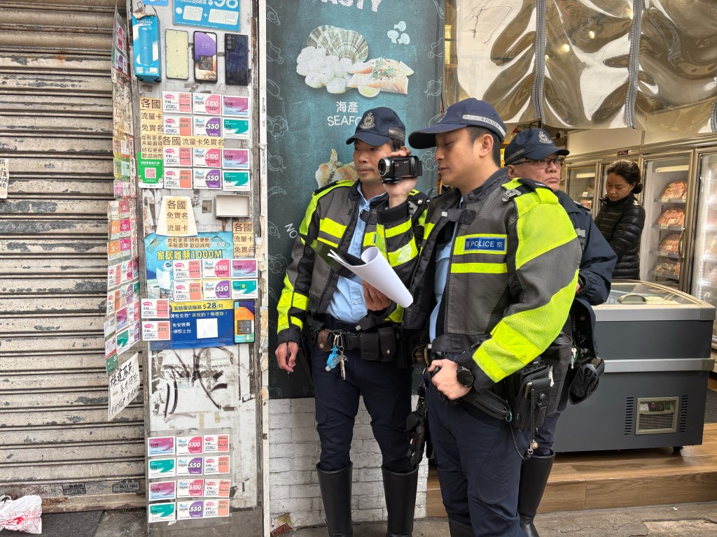 東區警區人員一連3日(2月12至14日)於北角區內多個交通黑點採取執法行動。 東區警區人員一連3日(2月12至14日)於北角區內多個交通黑點採取執法行動。
