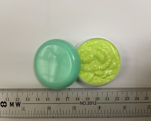 卫生署指中医陈辉林处方的一款药膏，含有未标示西药。政府新闻处图片