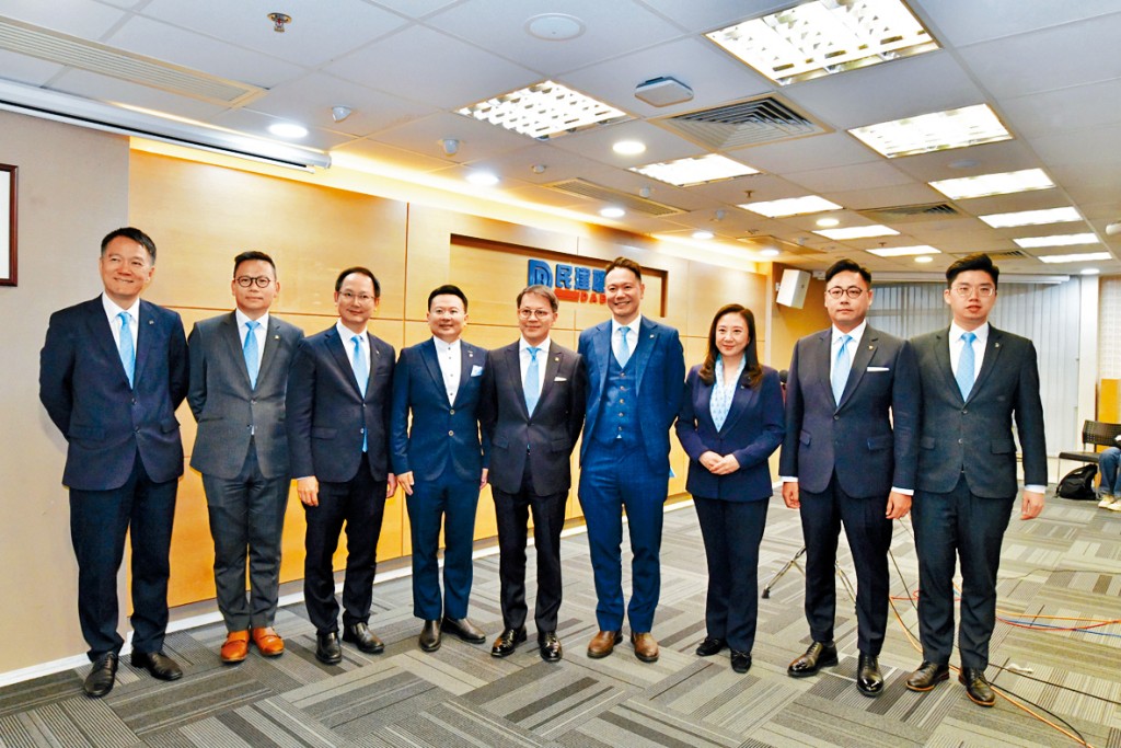 據悉由於民建聯領導班子仍然年輕，預期領導層不會有重大人事變動。
