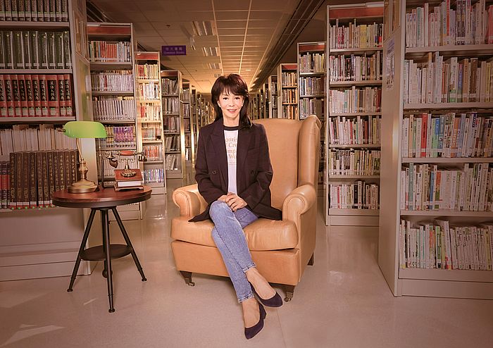 「Do姐」鄭裕玲將擔任「解憂圖書館」館長,推介多本解憂好書。