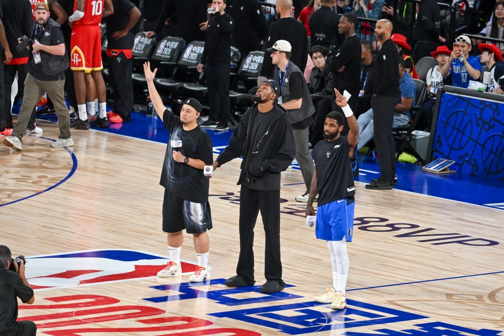 NBA中国赛独行侠vs火箭。魏国谦摄