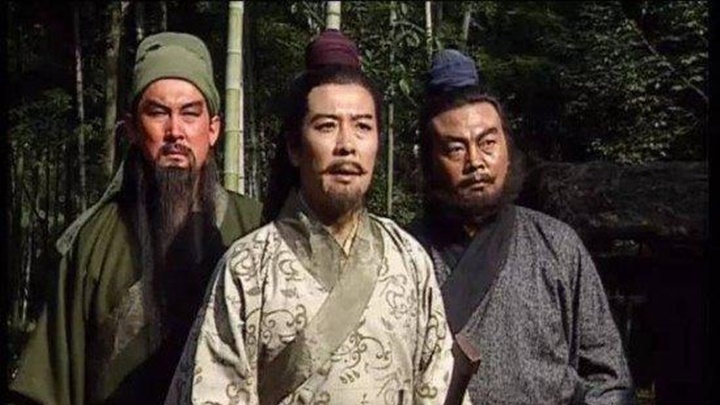 陸樹銘(左)在1994年版《三國演義》扮演關羽最為人所知。網上圖片