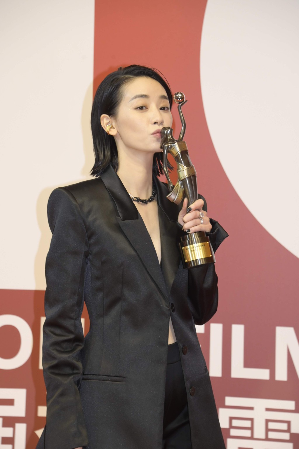 大熱奪影后。 大熱奪影后。