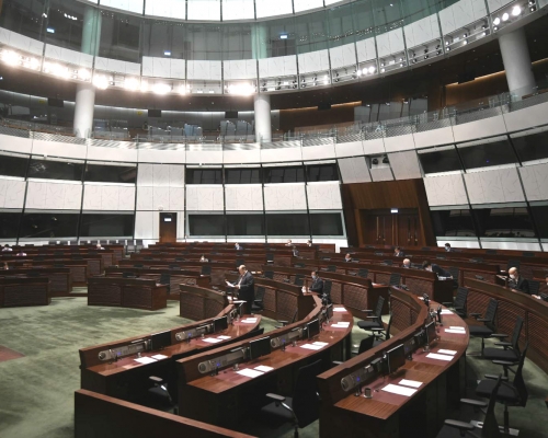 立法會繼續審議預算案。