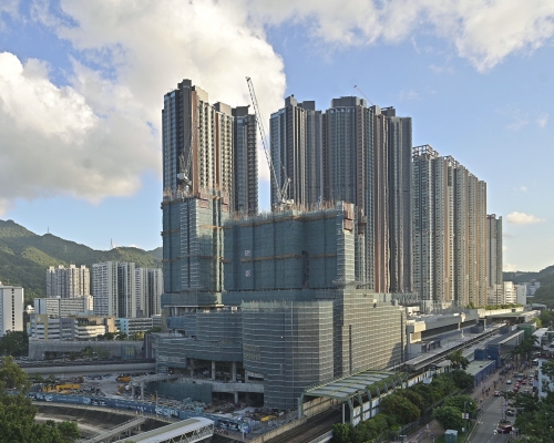 柏傲莊III續現終止買賣及買家更改付款方法情況。
