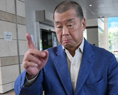 黎智英。
