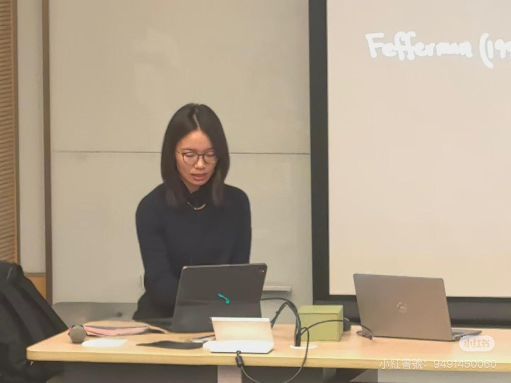 90後女數學家王虹在港大演講，吸引學生逼爆講堂。小紅書