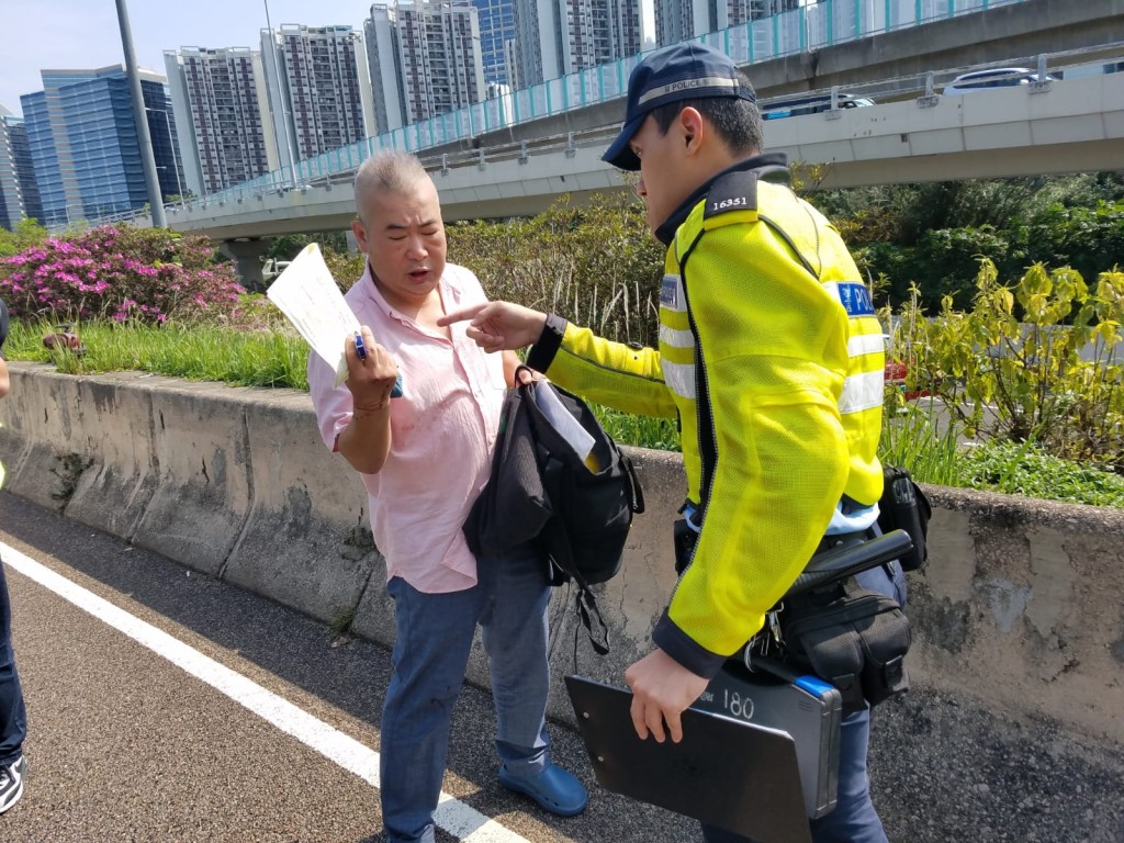 事主丈夫協助警方調查。