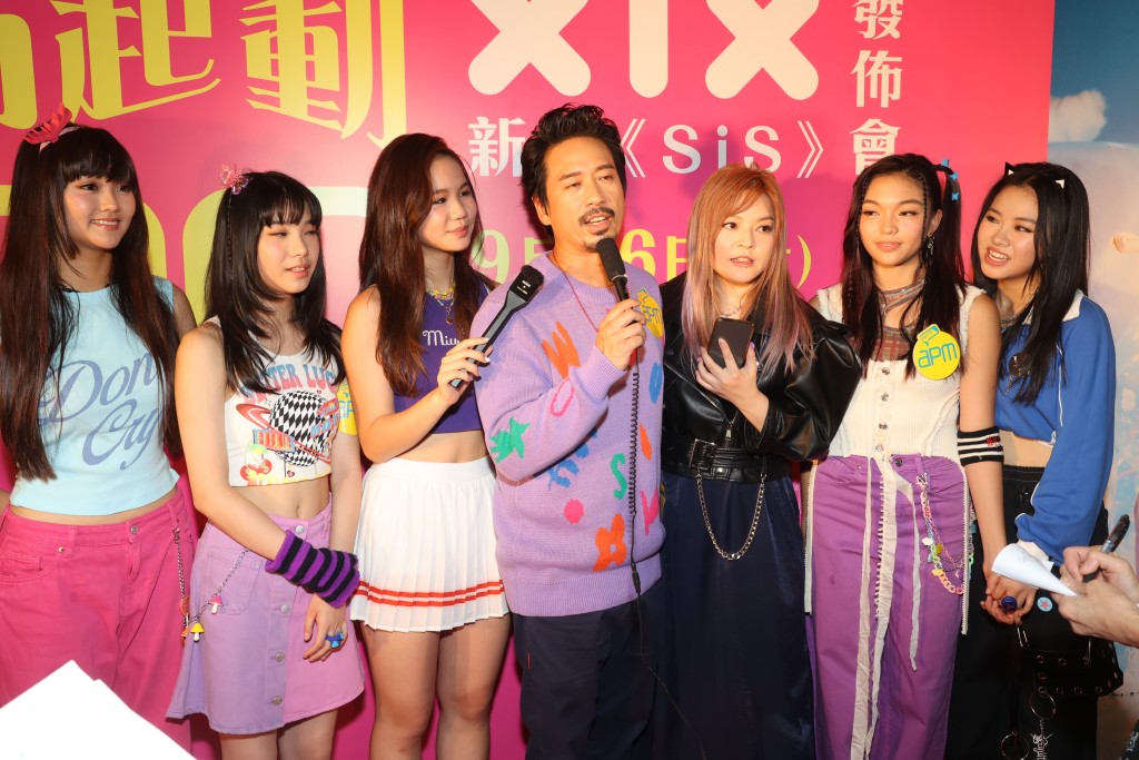 郭偉亮接受採訪分享照顧XiX的故事。
