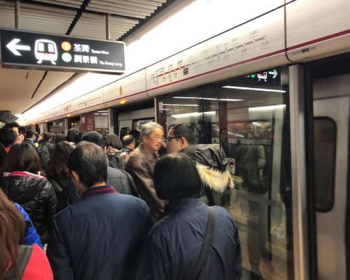 港鐵尖沙咀站信號故障。Janice Ho‎圖片