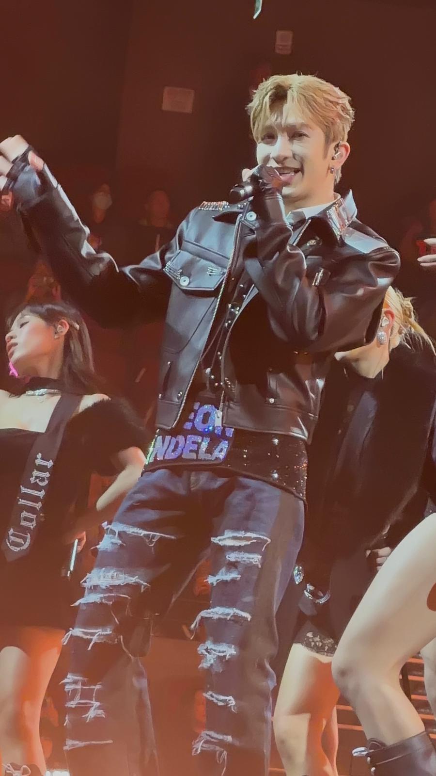 Anson Lo與COLLAR合體跳唱《OFF/ON》、《ON》。