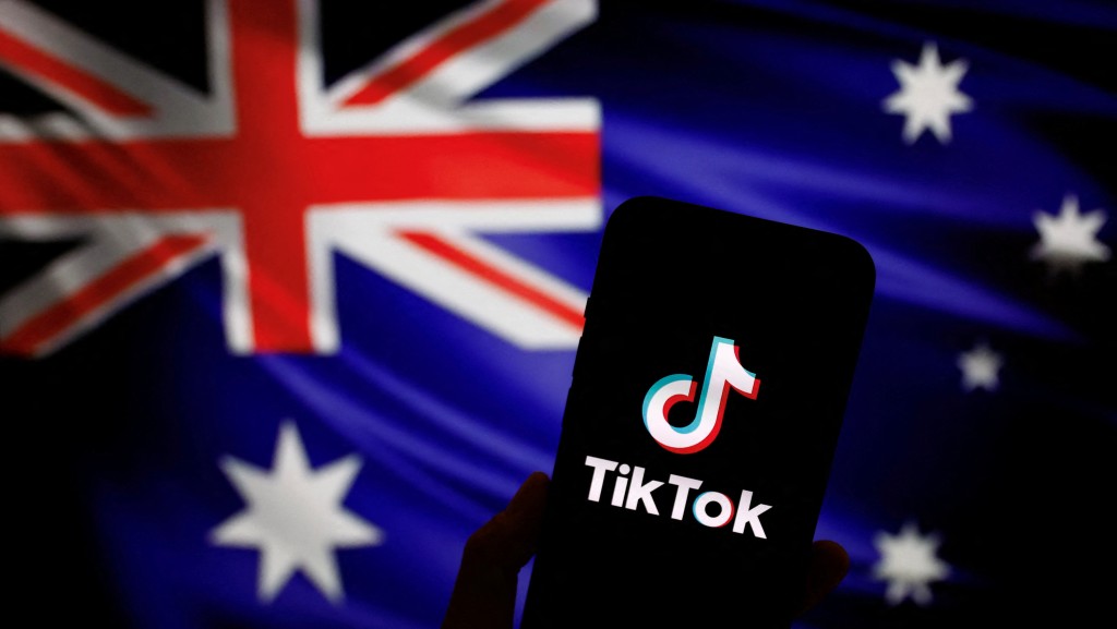 澳洲宣布禁止公务手机安装TikTok 。路透
