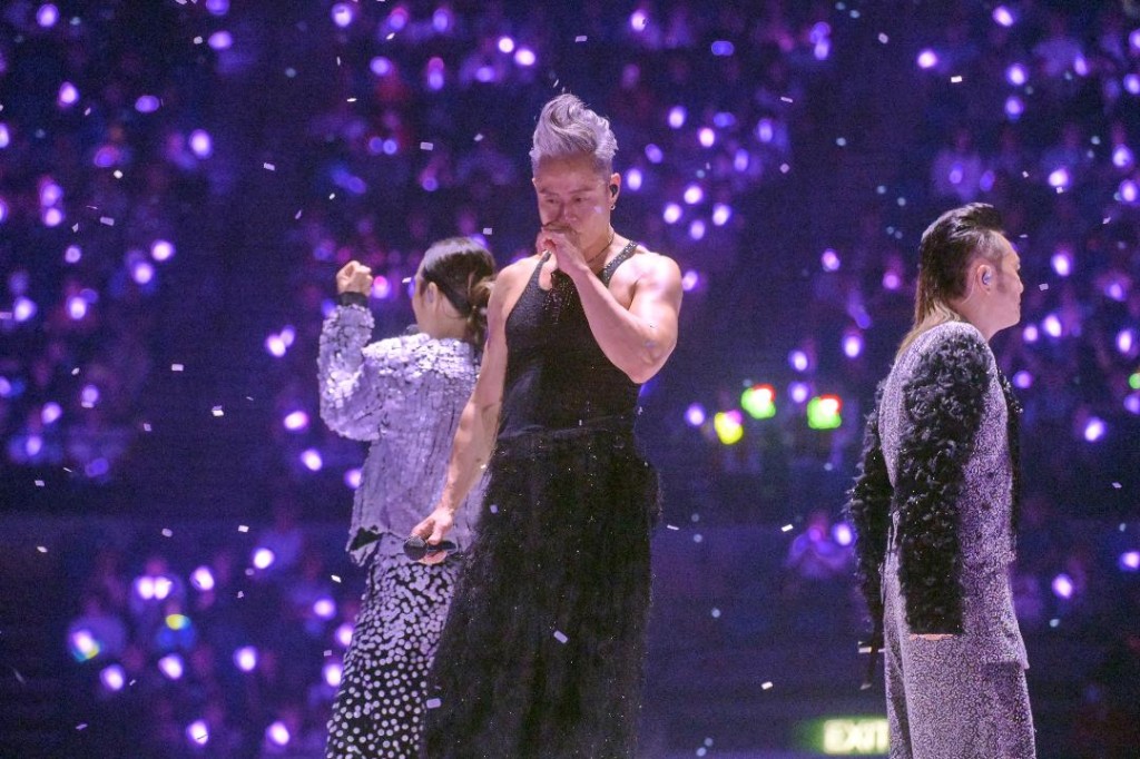 杰仔哽咽讲不下去。