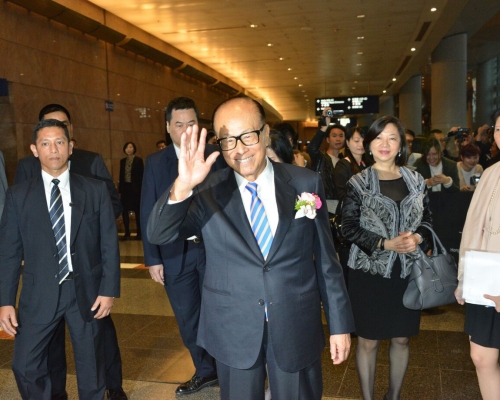長和系主席李嘉誠下午出席活動。