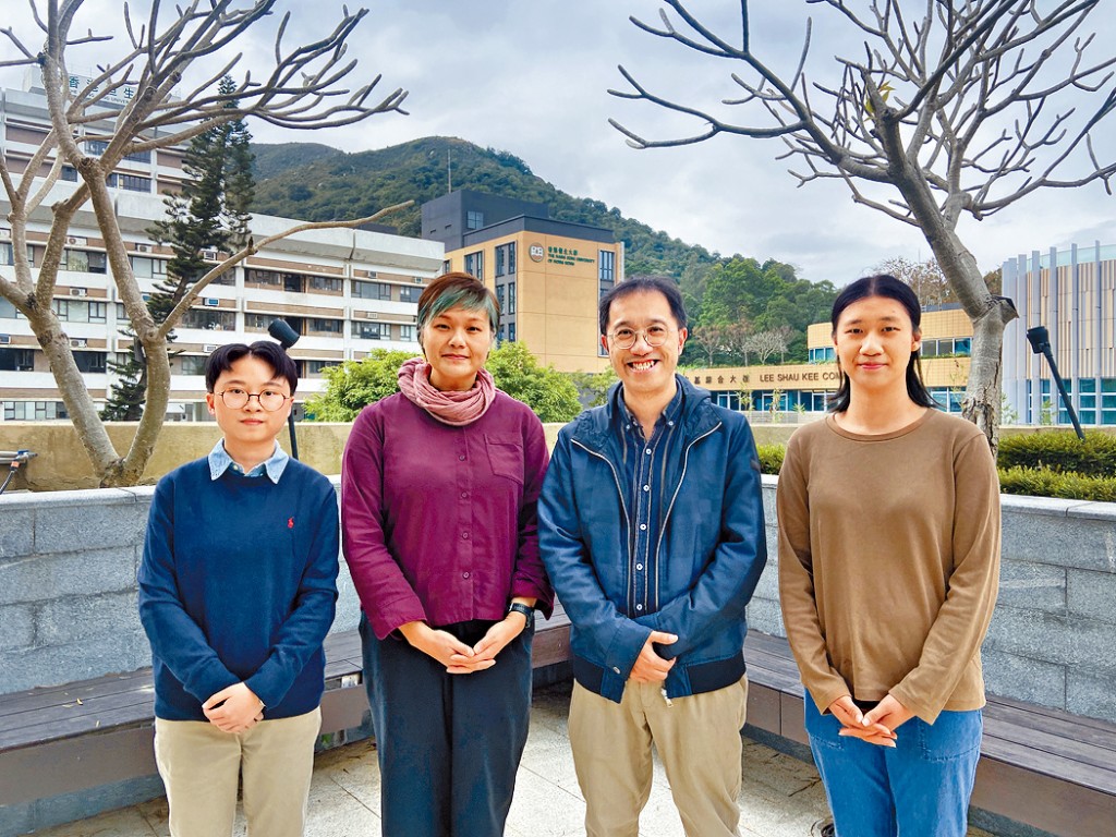 王美琪指，服務學習的初心，是讓學生連結書本知識及社會現象。旁為陳志明、Alison及Ocean。