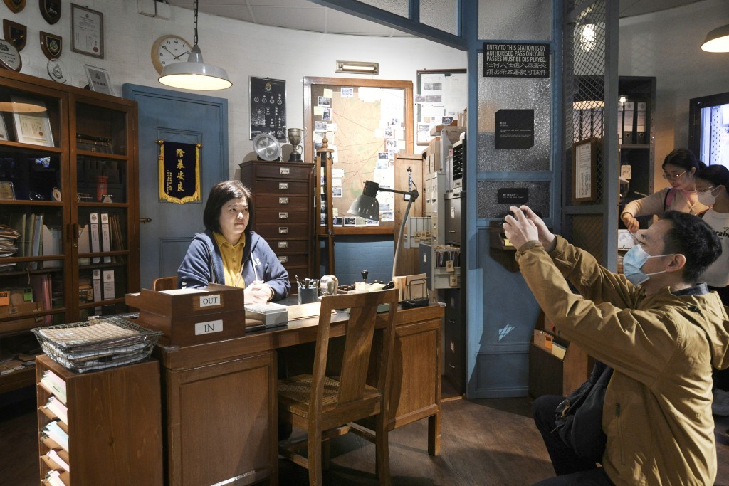 市民沉浸式體驗警署內各個場景。