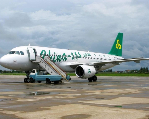 春秋航空拒絕抑鬱症患者登機事件引發關注。（網圖）