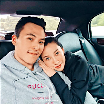 何猷啟宣布和GiGi已在國外註冊結婚，賭王父親也知情。