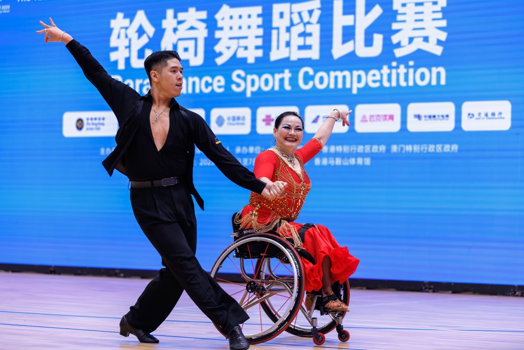 香港代表隊於大眾項目輪椅舞蹈賽事中奪得3金3銀。