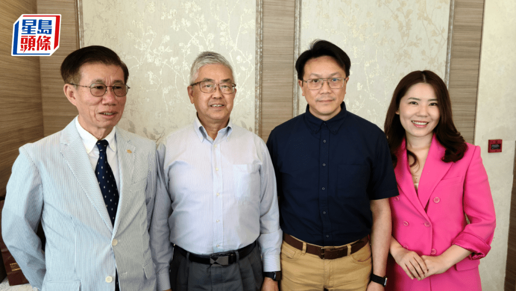 左起:遊艇主義顧問梁顯廷、執行董事徐啟泰、城大協理學務副校長暨能源及環境學院教授梁國熙、快意智能執行董事林曉玲
