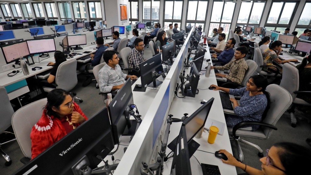调查发现印度是「扮工」国家榜首。图为印度一间本地会计公司的办工室。 路透社