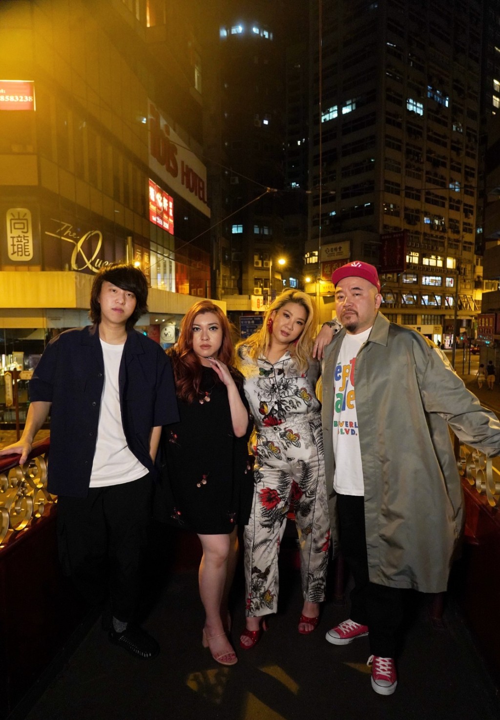 Joyce主唱的《先哭為敬》由（左起）許崇謙及Serrini作曲，黃偉文（右）填詞。