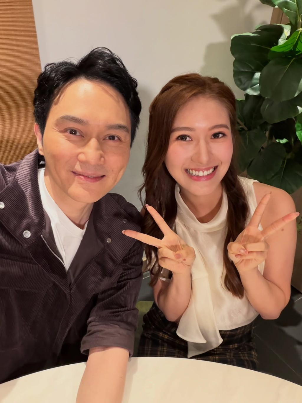 李澤欣與張智霖合照。