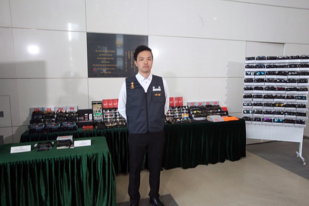 海關版權及商標調查科版權及商標一般調查組調查主任盧銘濠。 海關版權及商標調查科版權及商標一般調查組調查主任盧銘濠。