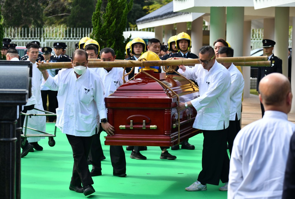 偉豪遺體長埋浩園。