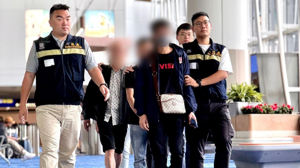 入境處遣返19名越南籍非法入境者 曾提出免遣返聲請不獲批。政府新聞處