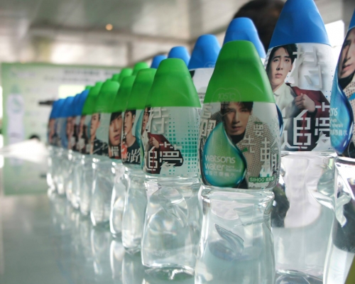 屈臣氏至今仍是香港唯一生産100%rPET 循環再生樽的生産商。資料圖片