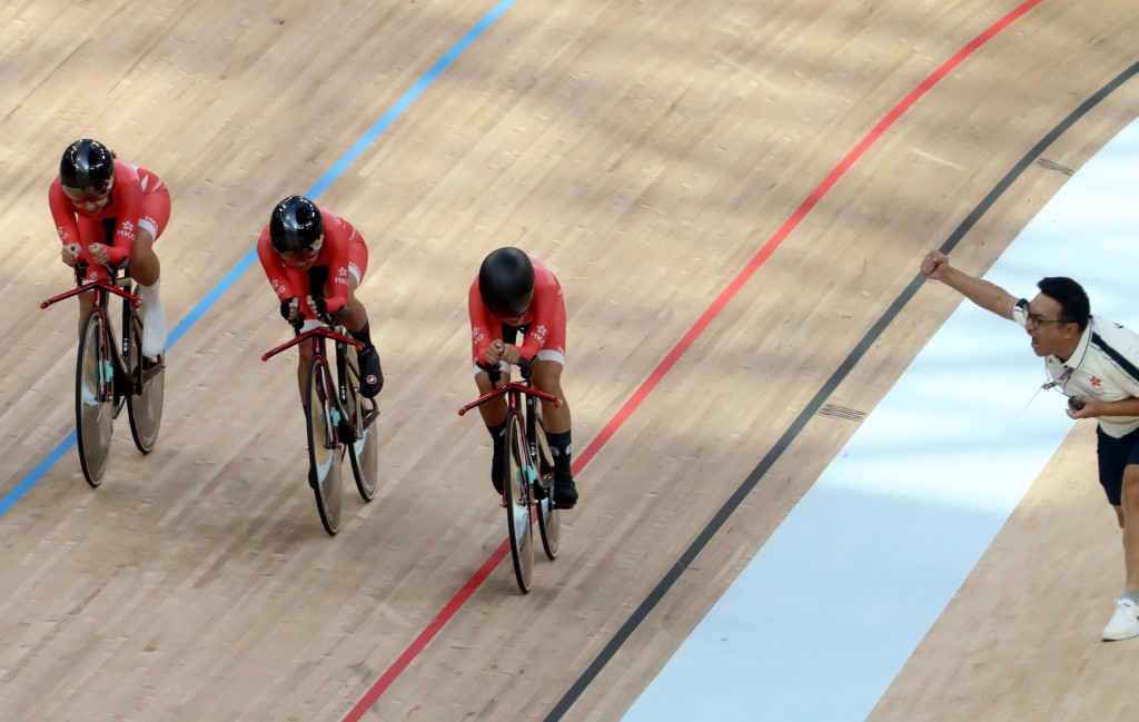 港隊在場地單車女子團體追逐賽奪銅。
