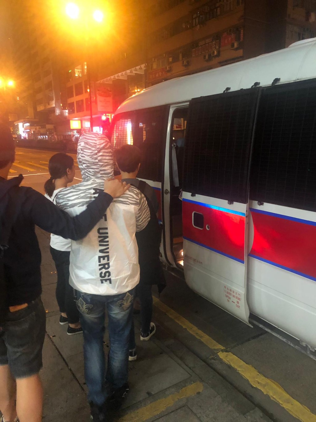行動中的部分被捕人士。