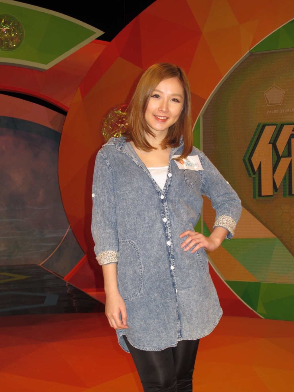 乐瞳2017年与TVB结束10年宾主关系。