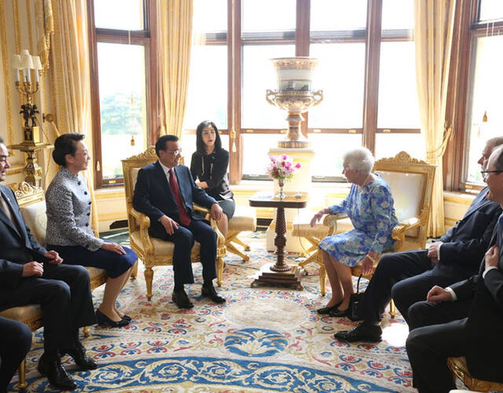 2014年6月17日，國務院總理李克強在溫莎宮會見英國女皇伊麗莎白二世。