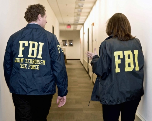 美國FBI被發現利用女員工照片，作為緝拿性罪的誘餌。FBI網站圖片，非涉事人
