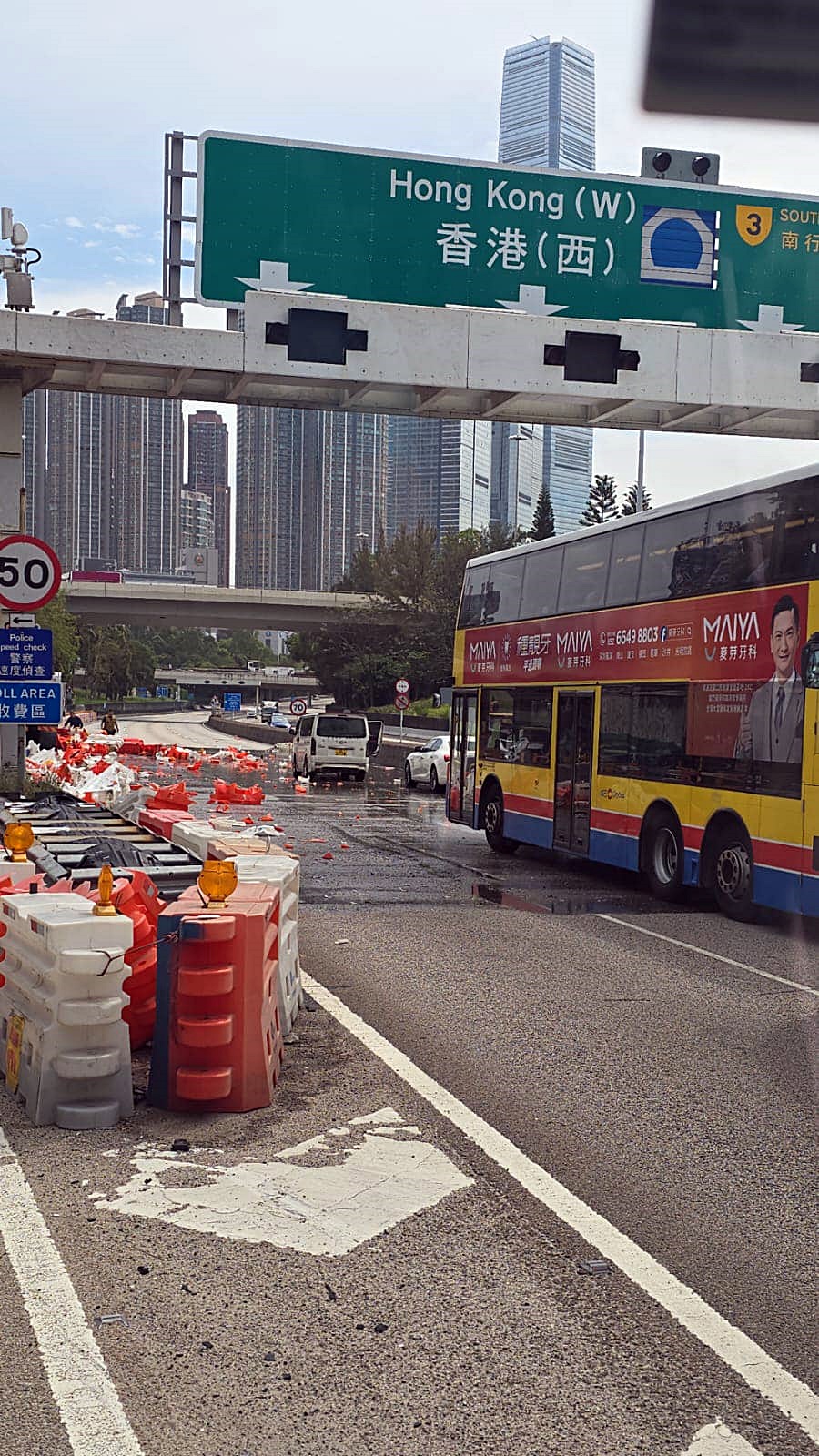 意外前對面線發生一宗意外。fb：車cam L（香港群組）