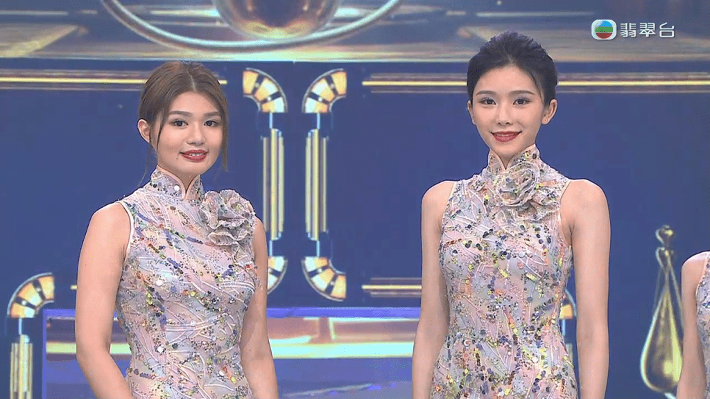 第三組9號潘明璇（左）、17號王敏慈