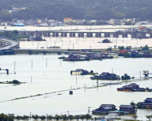 ■关西佐贺县武雄市市区变成泽国。