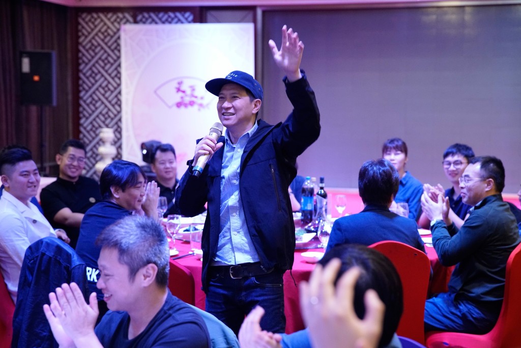 張家輝答謝大家。