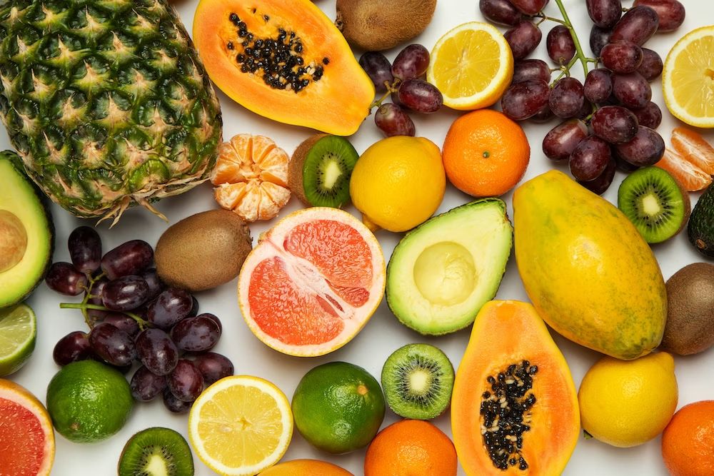 苹果、葡萄、士多啤梨及柑橘类水果富含果胶，可以降低胆固醇。 unsplash