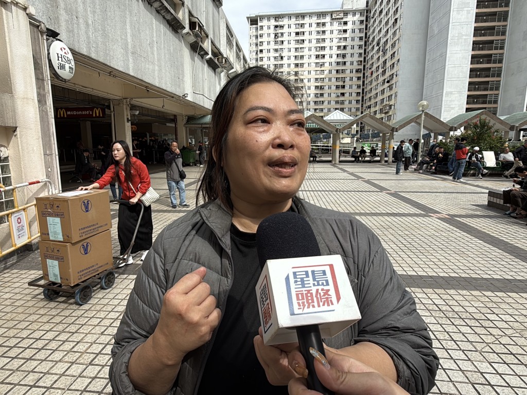 社企負責人黃小姐表示，邨邊區域有部分居所偏遠、未能返家的長者被忽略，故提供幫助。團隊今午準備200份餐食在午餐時段免費派發。