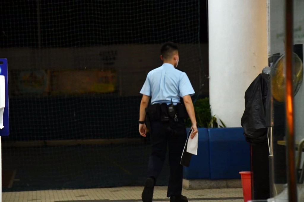 警員檢獲遺書。