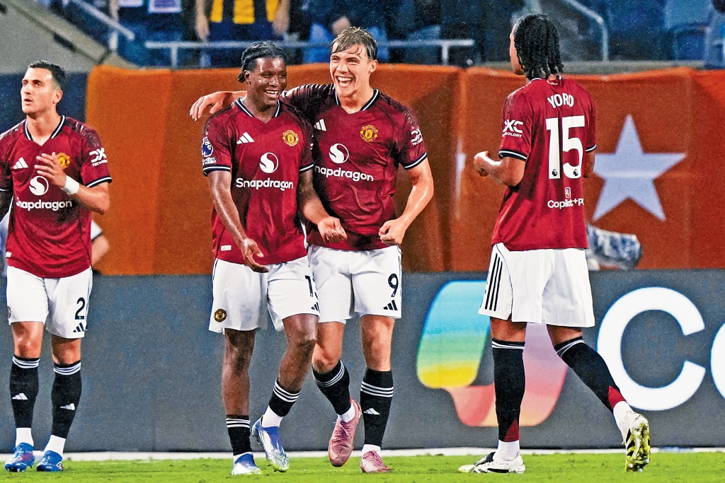 曼聯4:1大勝般尼茅夫。