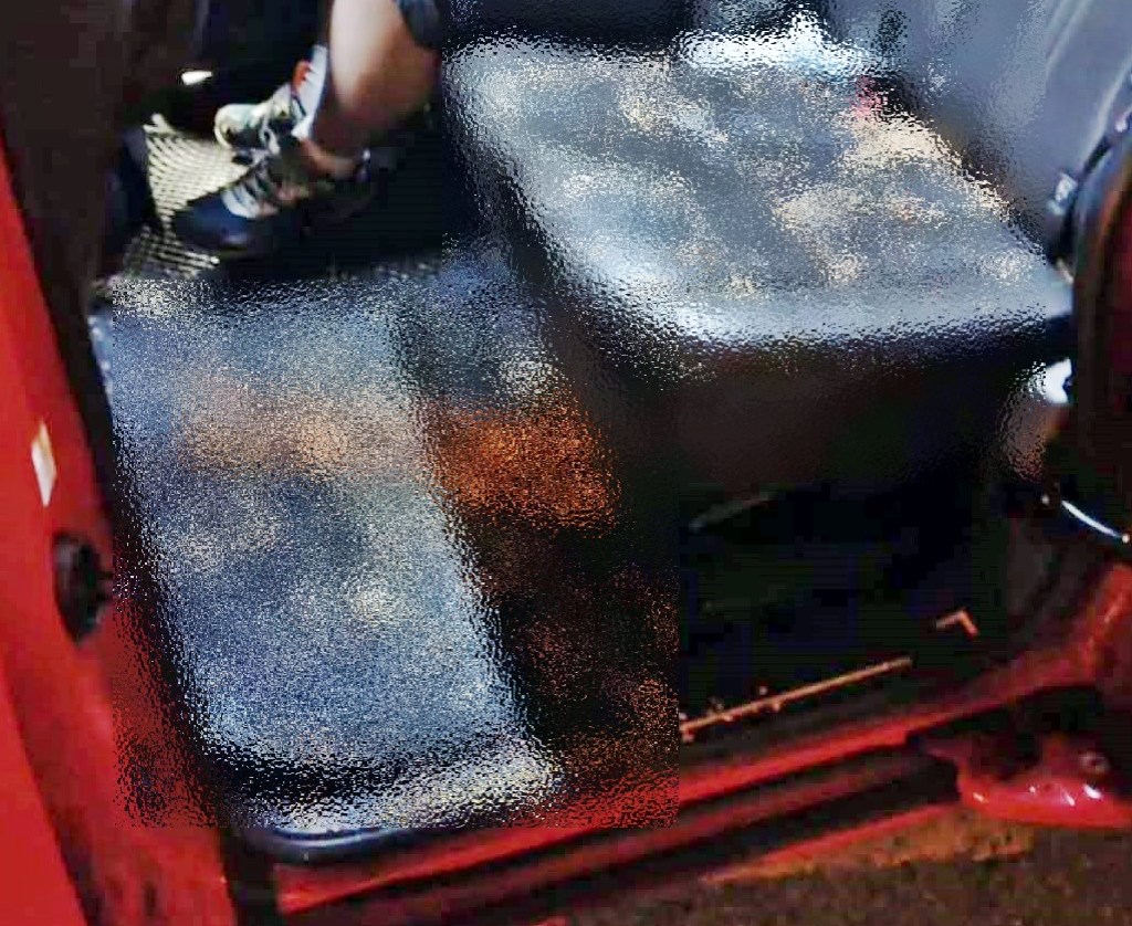 網民:「清潔貴過車程」、「洗完都有陣味」。fb「車cam L(香港群組)」截圖 網民:「清潔貴過車程」、「洗完都有陣味」。fb「車cam L(香港群組)」截圖